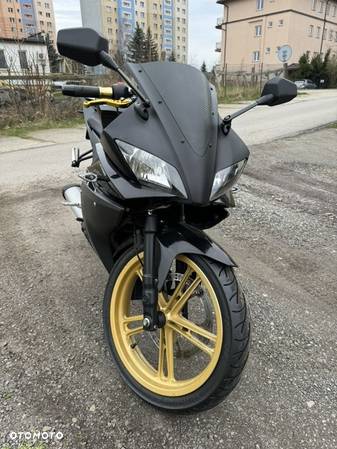 Yamaha YZF - 4