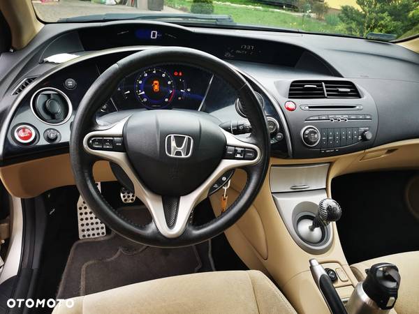 Honda Civic 1.8 Comfort - 11