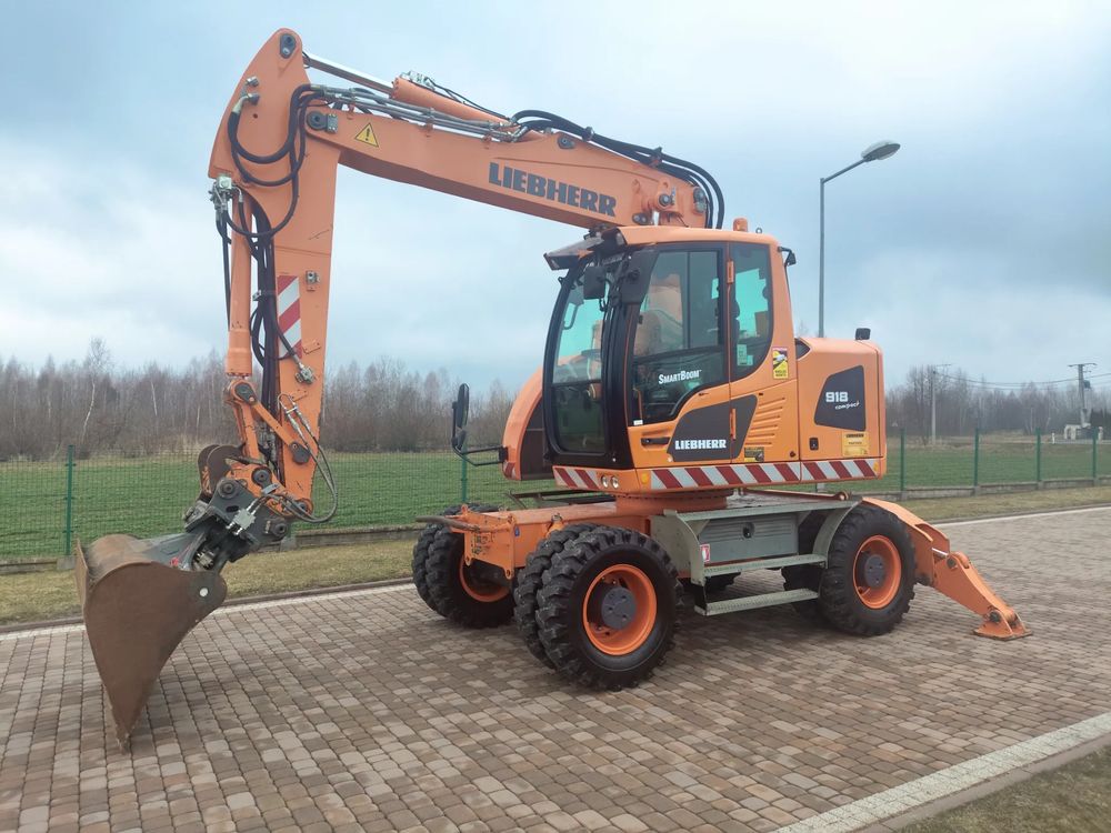 Liebherr Liebherr a 918 compact / bez dpf i adblue / sprowadzona / koparka kołowa / 10 000 mtg / komplet łyżek / 2014