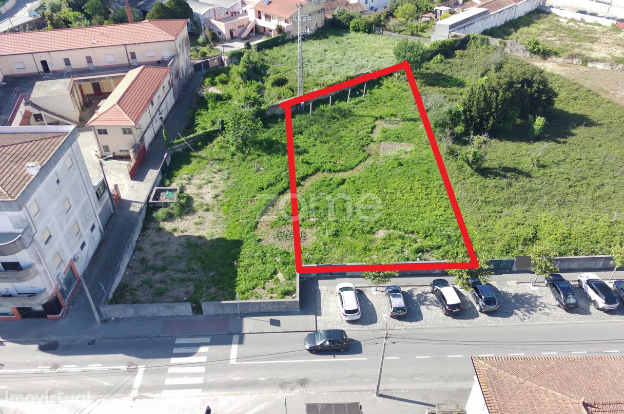 Terreno, 830 m², Paços de Brandão