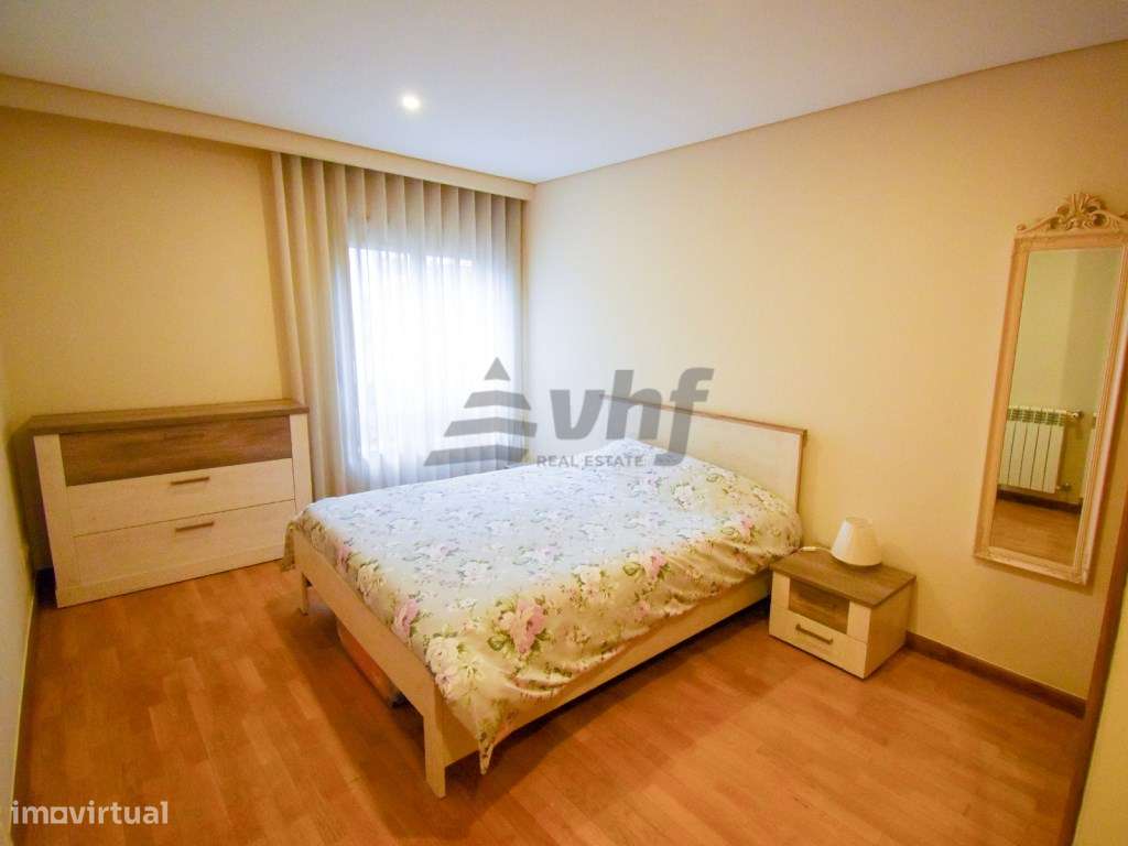 T2 espaçoso com varanda, garagem e excelente exposição solar-17