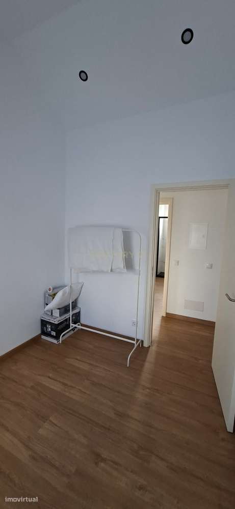 Moradia T2 para arrendamento na Vila de São Sebastião - Grande imagem: 4/8