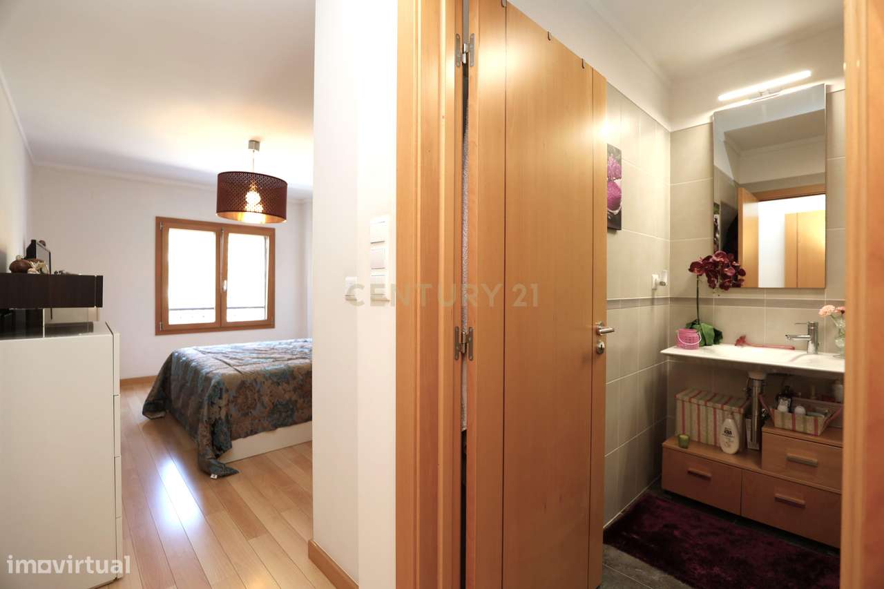 Apartamento T3  || Box 3 viaturas-32