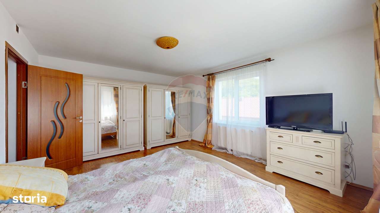 Comision 0 | Vila cu 7 camere | 1734 mp teren | Colonia 1 Mai | Vulcan - Imagine principală: 5/17