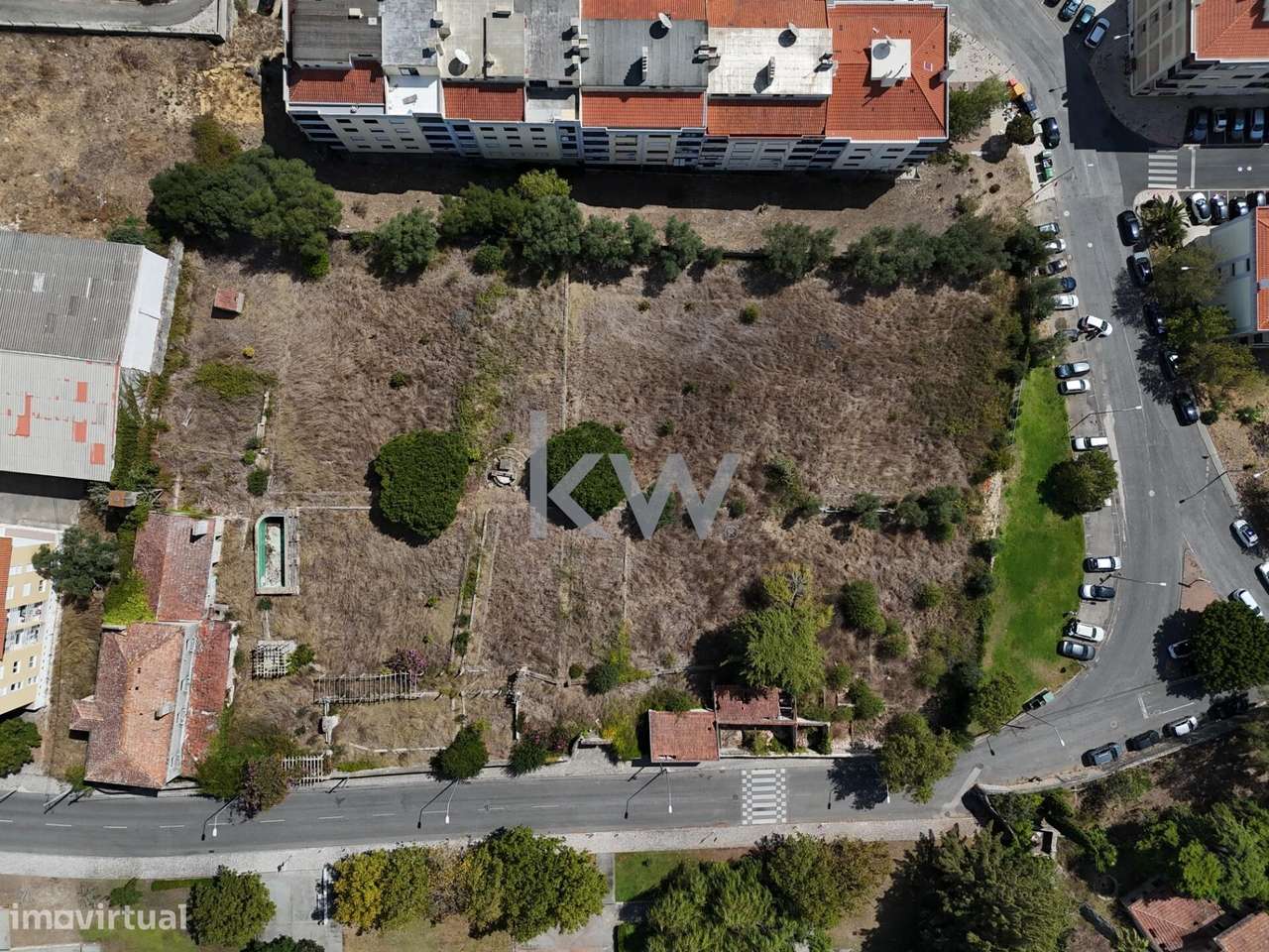 Quinta com 6600 m2 para reabilitação | Nova construção em Belas - Grande imagem: 4/15