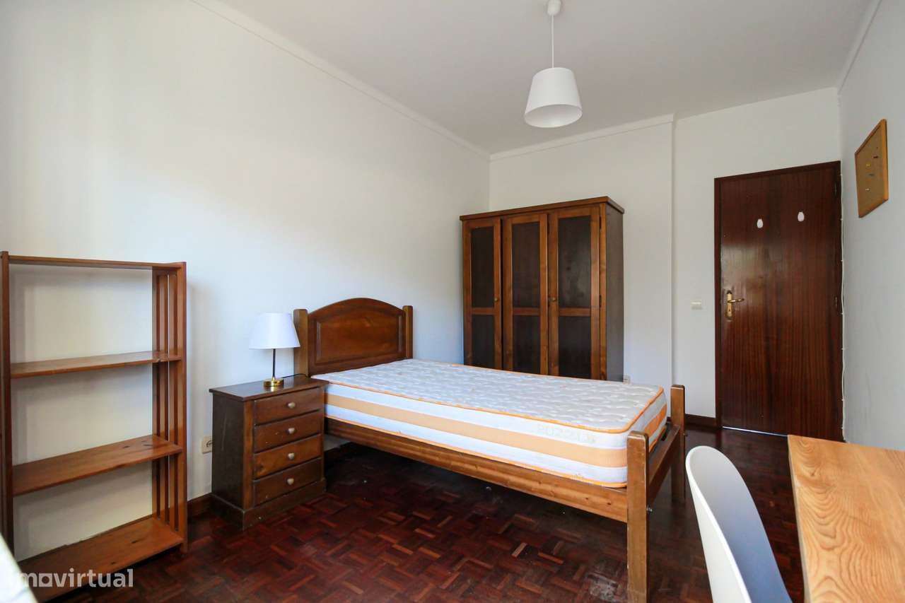 Apartamento T3 com 85,6m² e parqueamento em Coimbra-8