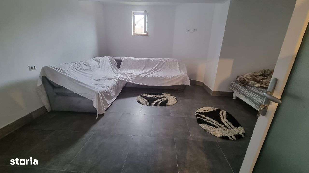 Casa Scheia de vanzare - Imagine principală: 4/12