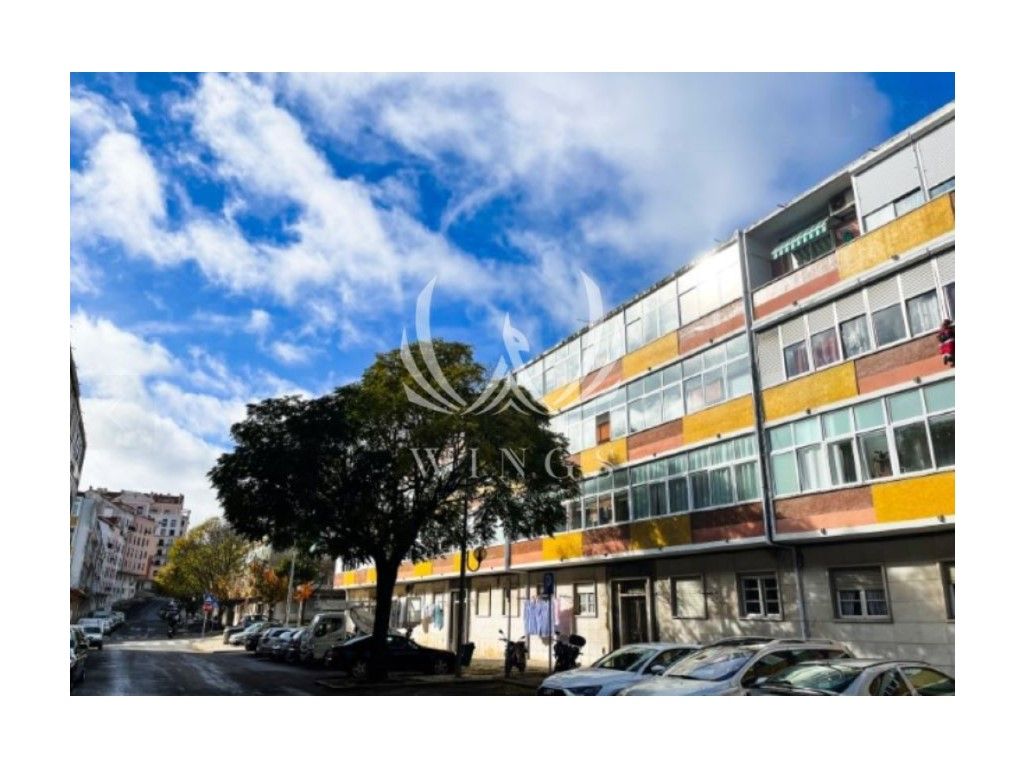 Prédio Habitacional com 8 Frações - Damaia, Amadora