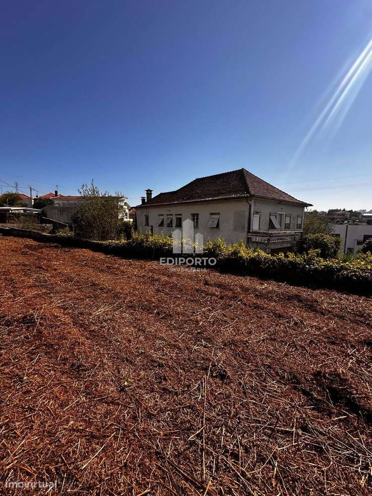 Moradia e Terreno com 3.000 m² em Lordelo- Paredes-26