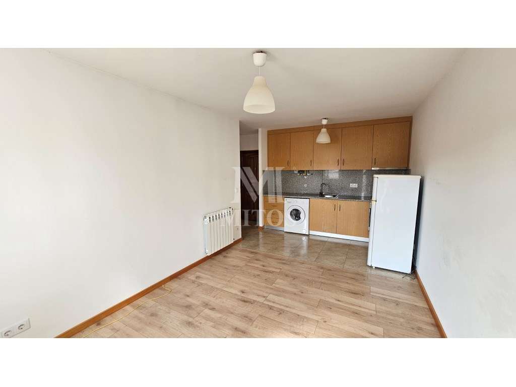 Apartamento T1 p/ arrendar - Centro - Grande imagem: 2/8