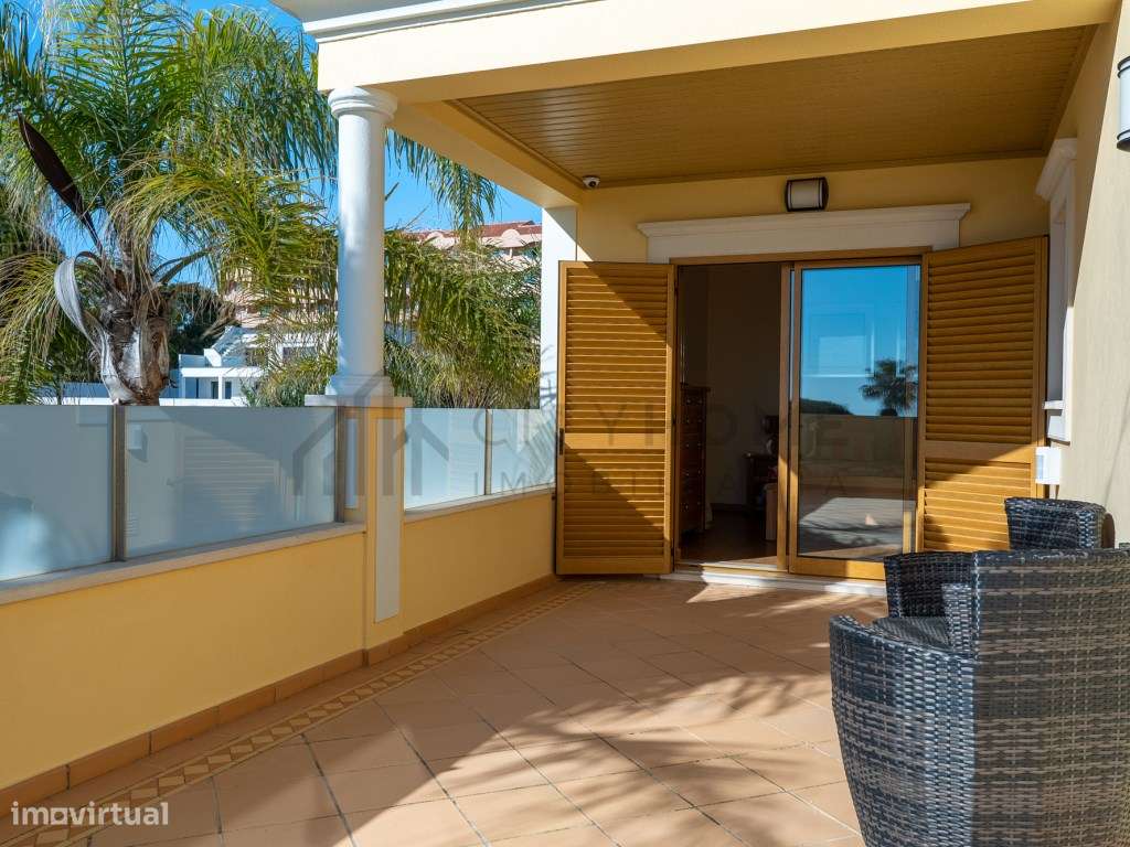 Moradia T5 contemporânea com Piscina e vista Mar na Galé em Albufeira-22