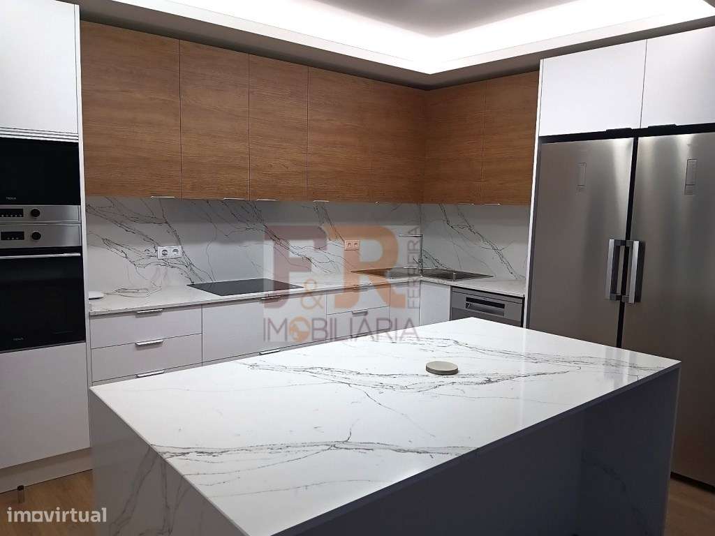 Moradia Pronta T4 com Garagem ,Ginásio e Piscina Sobreda-11