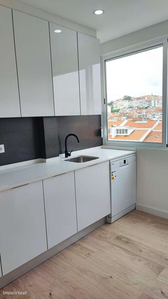 T4 Totalmente Remodelado na Amadora-1