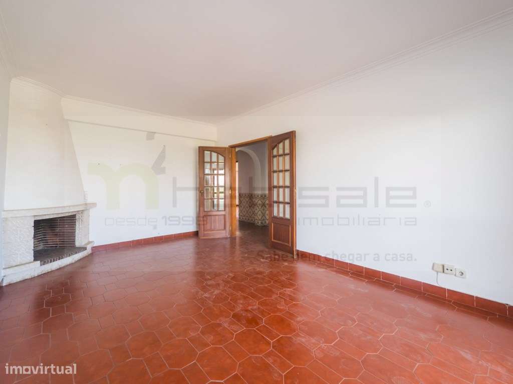 Apartamento T3 com Garagem, arrecadação e vista desafogada no Murta...-12