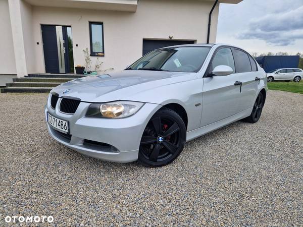 BMW Seria 3 318i - 1