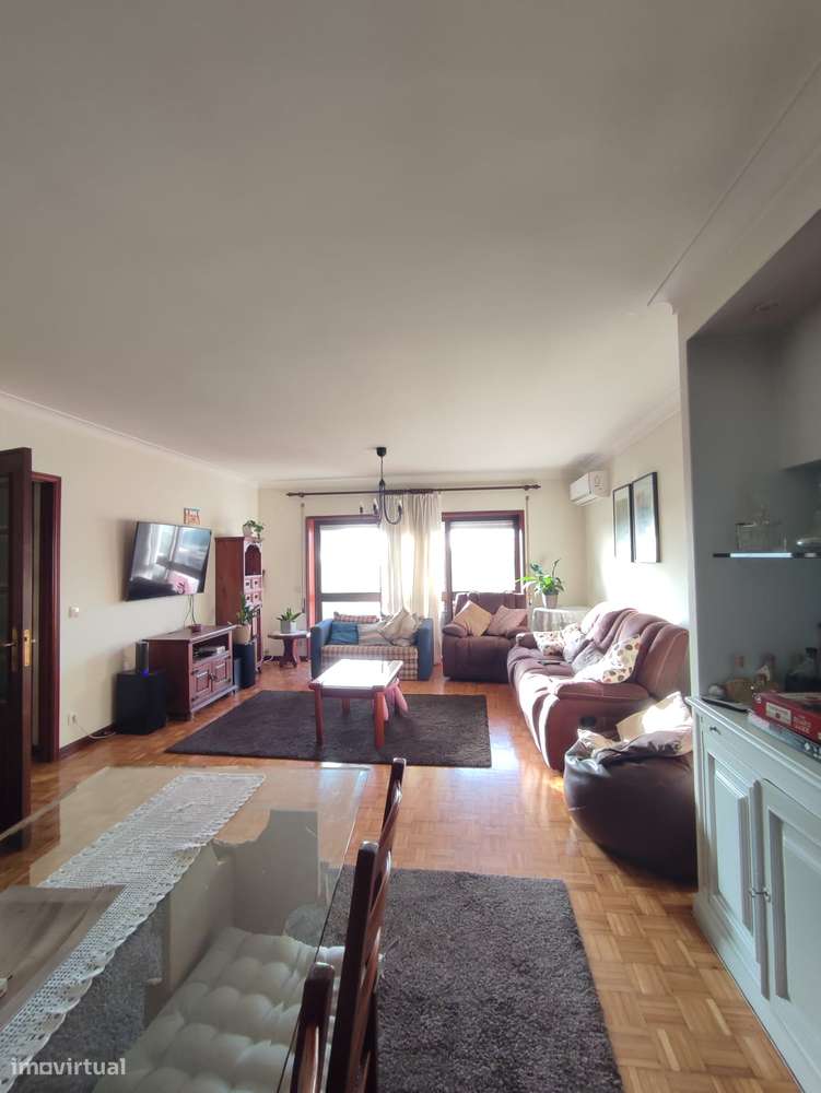 Bom T4 c/ terraço/varandas/nascente poente, a 5 minutos a pé do metro-9