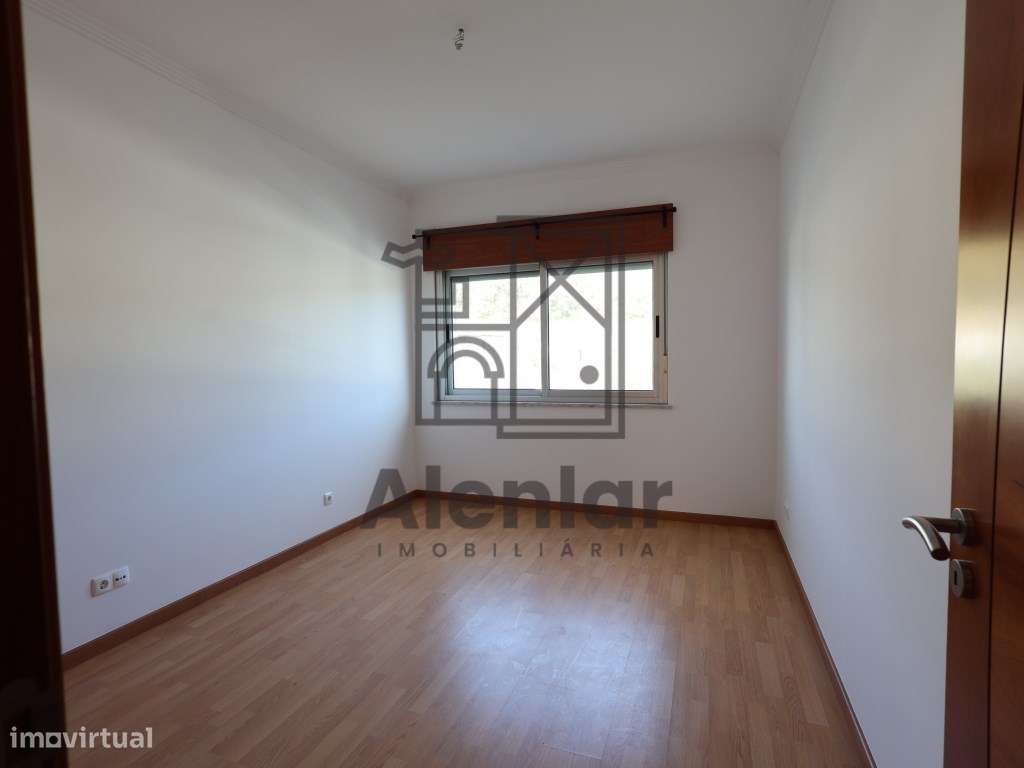 Moradia V3 localizada na freguesia da Carnota, em Alenquer.-22