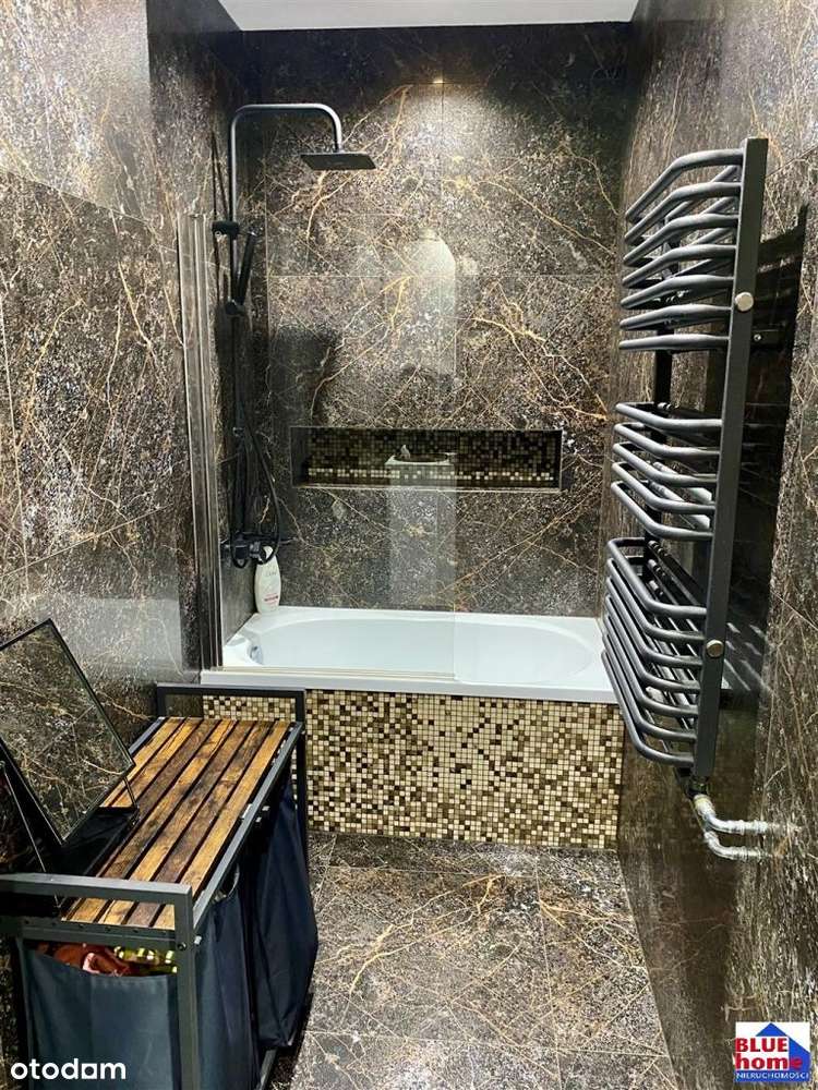 Dom z świetnej lokalizacj z tarasem i garażem.-16