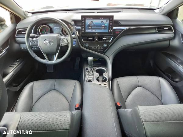 Toyota Camry 2.5 Hybrid Exclusive - 25