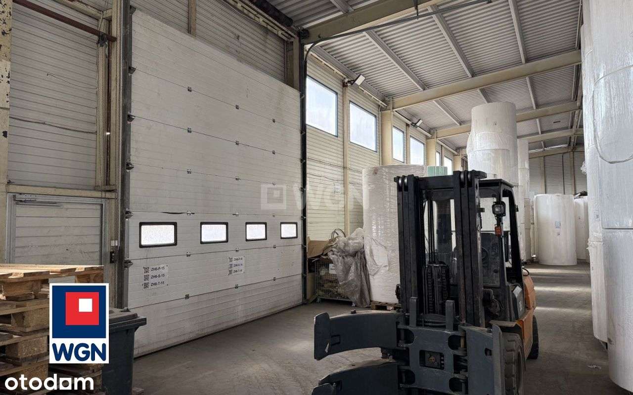 Dwie hale przemysłowe-12