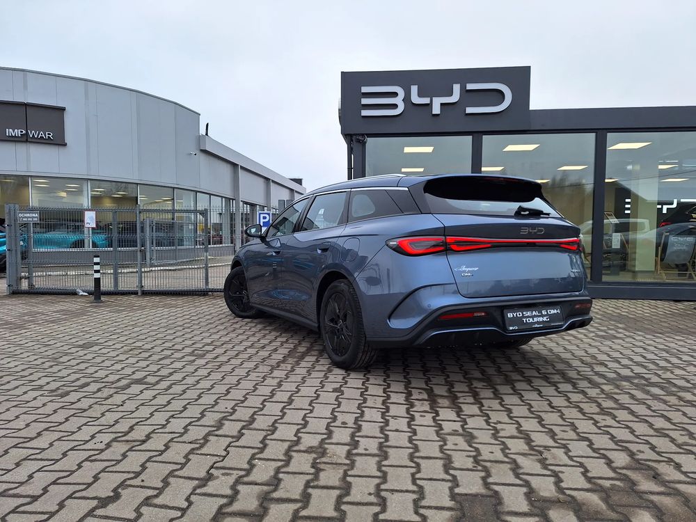 Poj. Bagażnika 675/1535 L / zasięg 1350 km / Kamera Cofania