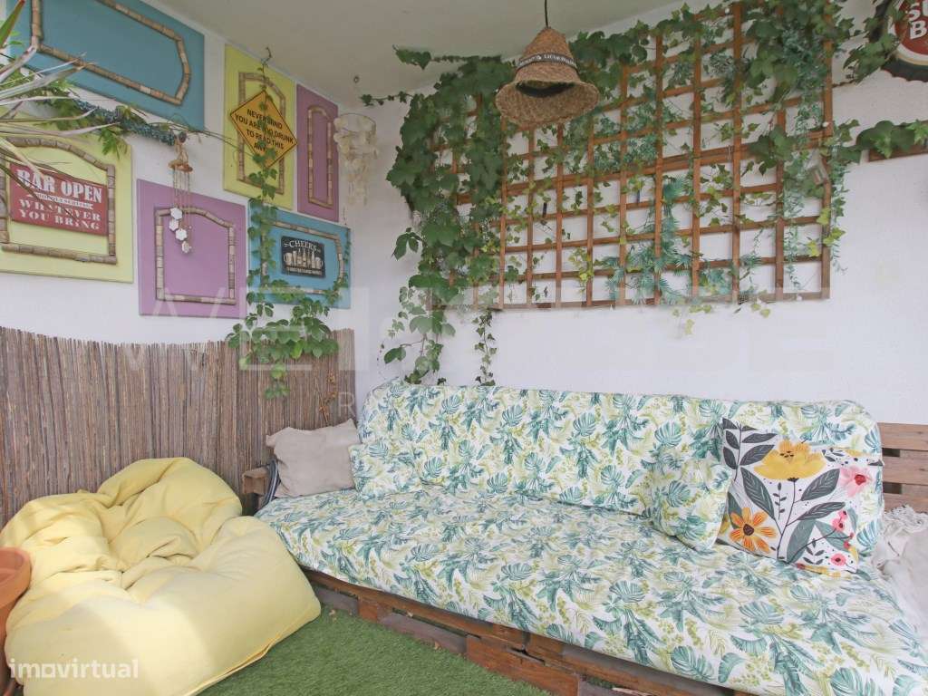 Oásis Urbano: Moradia T3 com Piscina e Potencial para T1 Independente-45