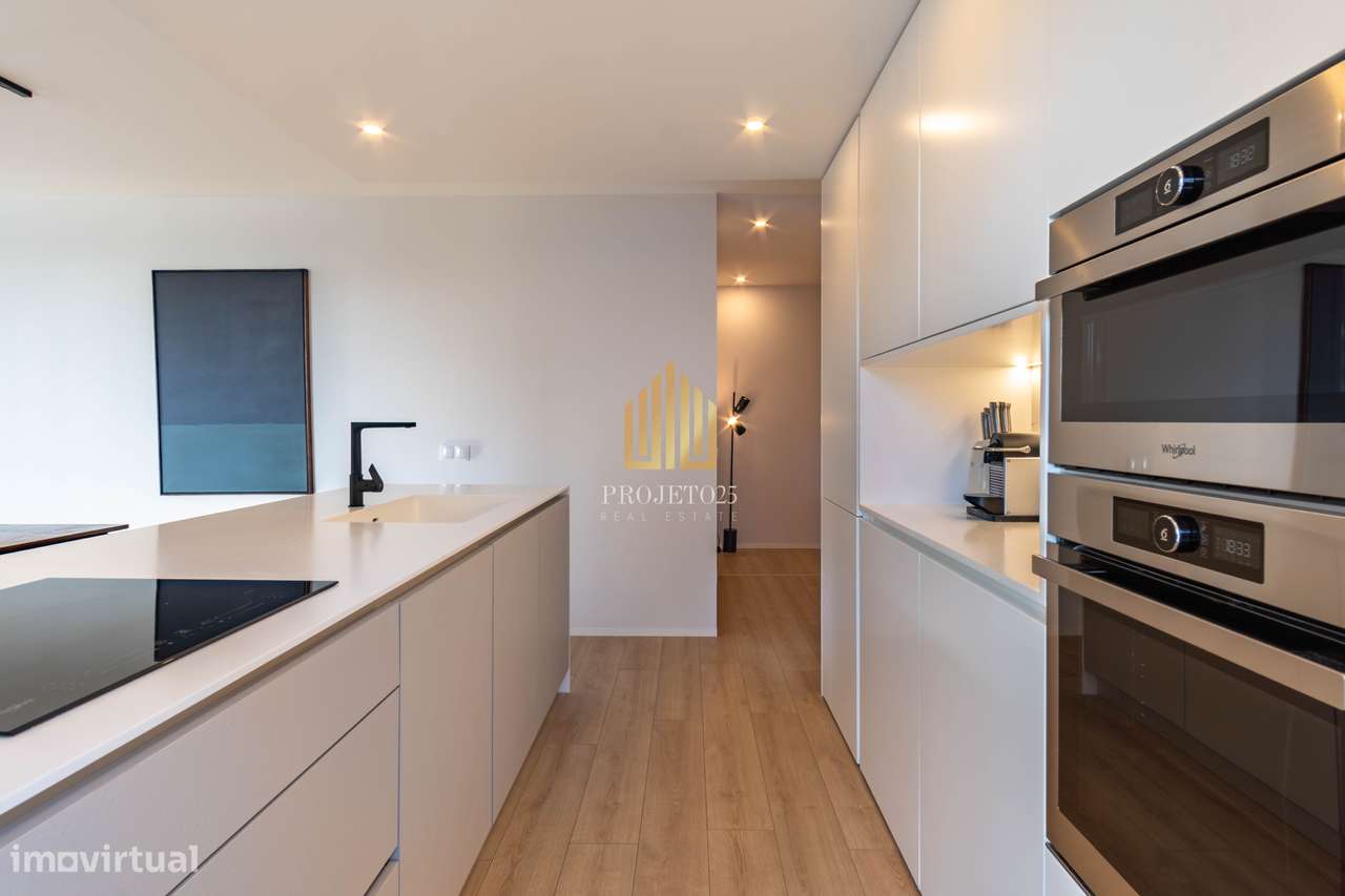 Luxuoso T2 Green Terrace, com grande varanda, zonas verdes e jardins.-8