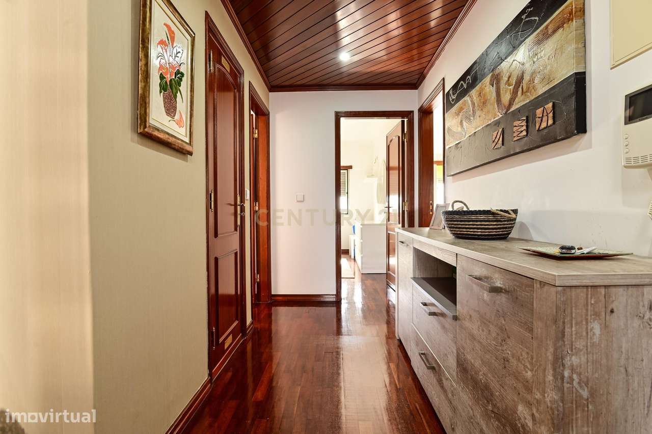 Apartamento T3 Mobilado, em Varge Mondar (Rio de Mouro, Sintra)-11