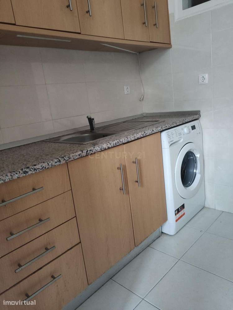 Apartamento com 4 divisões para venda em Lisboa-3