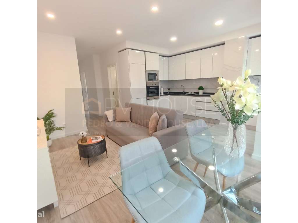 Apartamento T2 São domingos de Benfica Rua Antonio Nobre nº24 1º andar-17