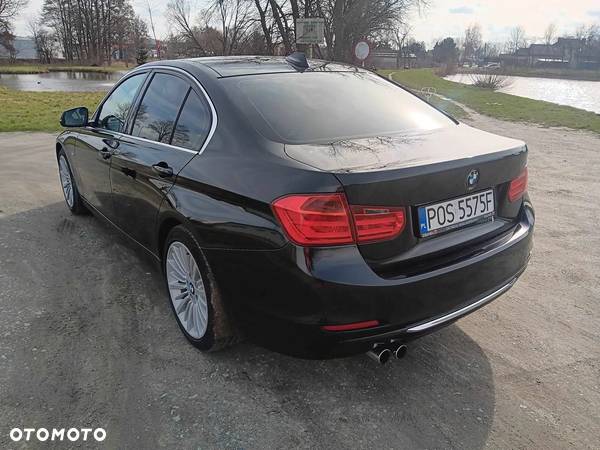 BMW Seria 3 325d Luxury Line - 3