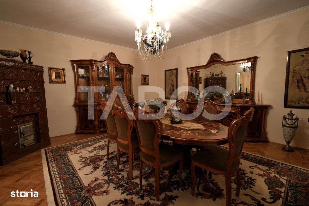 Casa individuala de vanzare cu 5 camere 2 balcoane zona Centrala - Imagine principală: 4/16