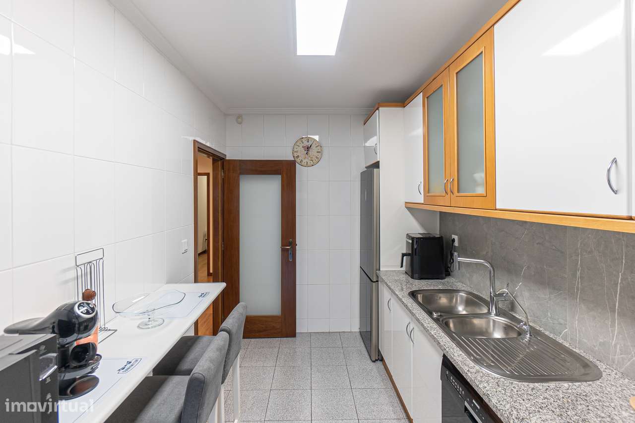 Apartamento T2+1 com garagem para dois carros no centro de Gaia - Grande imagem: 5/25