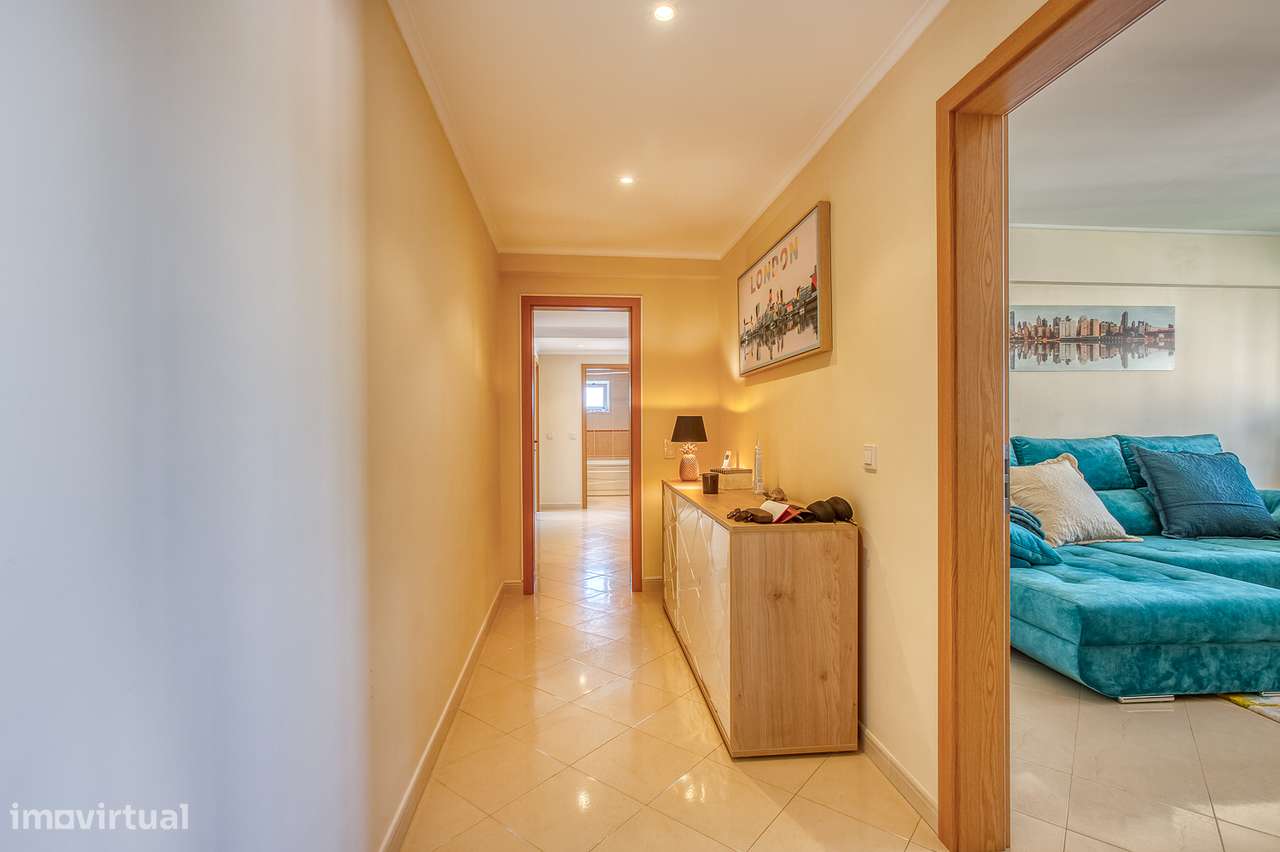 Fantástico T3 em Corroios com arrecadação e lugar de parqueamento - Grande imagem: 5/16