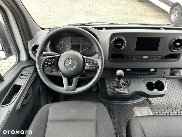 Mercedes-Benz Sprinter - 16