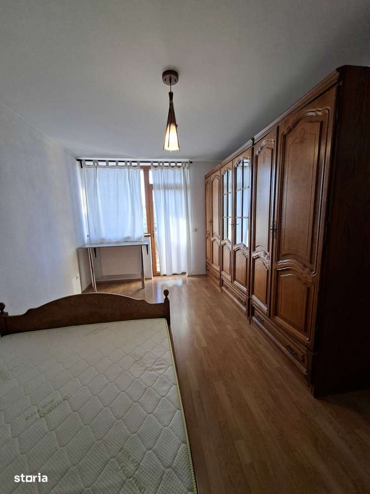 Apartament cu 3 camere, et: 2/3 la vila in Piata Cluj-12