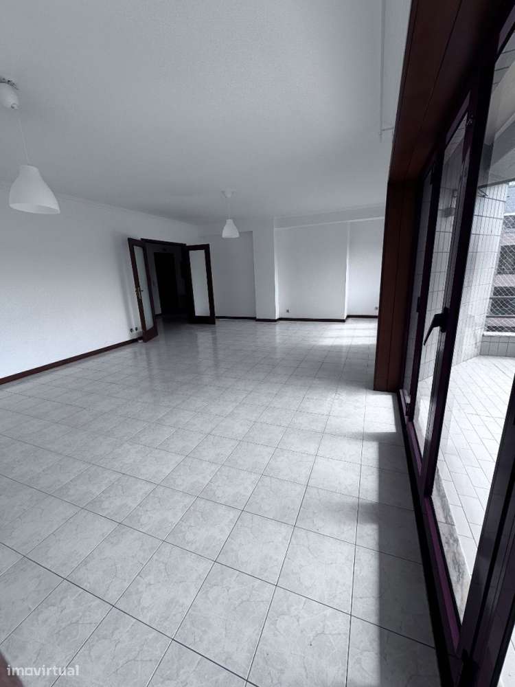 T4 Duplex c/garagem - Póvoa de Varzim (Hospital da Luz) - Grande imagem: 4/8