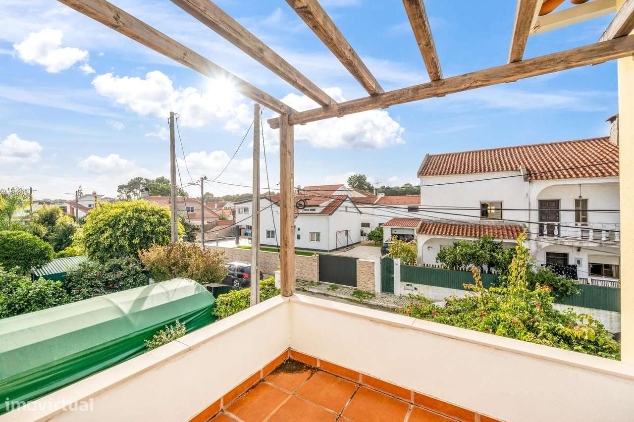 Moradia Isolada T3 com jardim, Aroeira, Almada-21