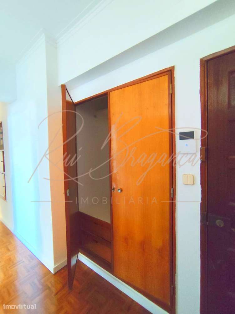 Apartamento T3 na Portela Totalmente Renovado-16