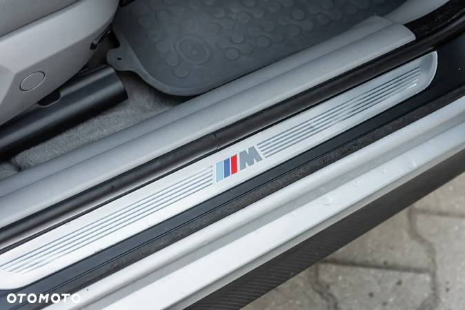 BMW Seria 3 325d DPF Touring - 30