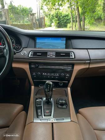 BMW 740 d - 23