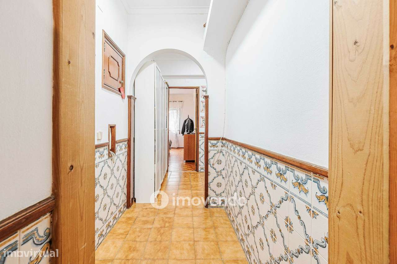 Apartamento T2 com arrecadação, em Agualva-15