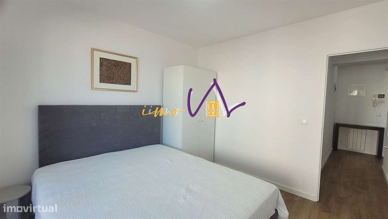 Apartamento T1, primeira linha, vistas de mar-13