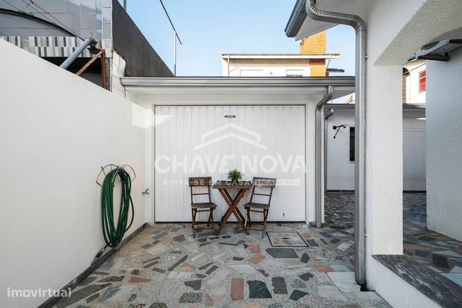 Moradia Isolada V4 c/ Garagem Box em Vilar de Andorinho-34