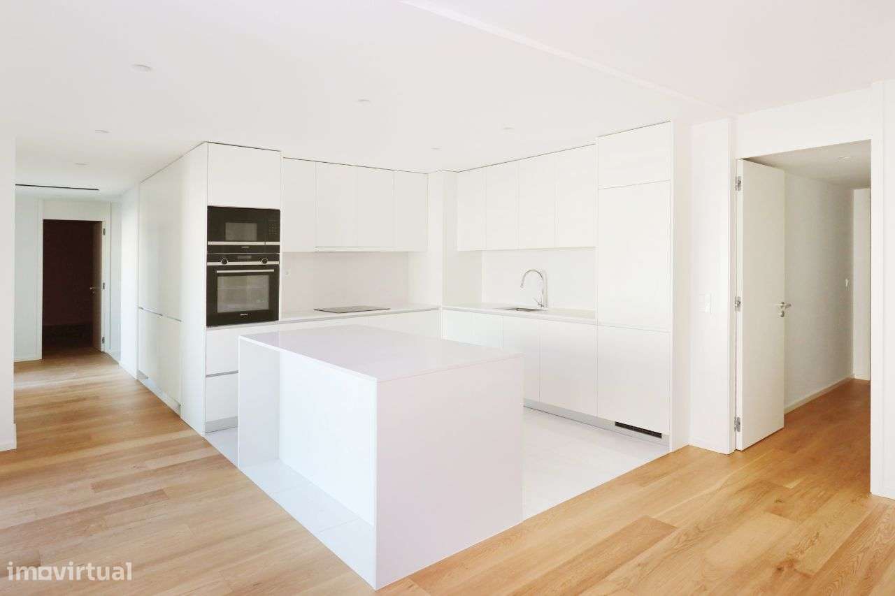 Apartamento T3 com 177m2 no edifício Varino 04 - Grande imagem: 2/25