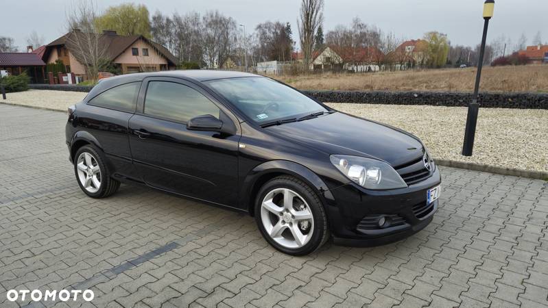 Opel Astra III GTC 1.6 Sport - 15