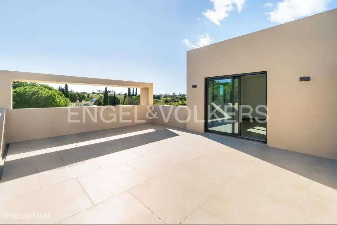 Moradia V4 Exclusiva perto do Carvoeiro-39