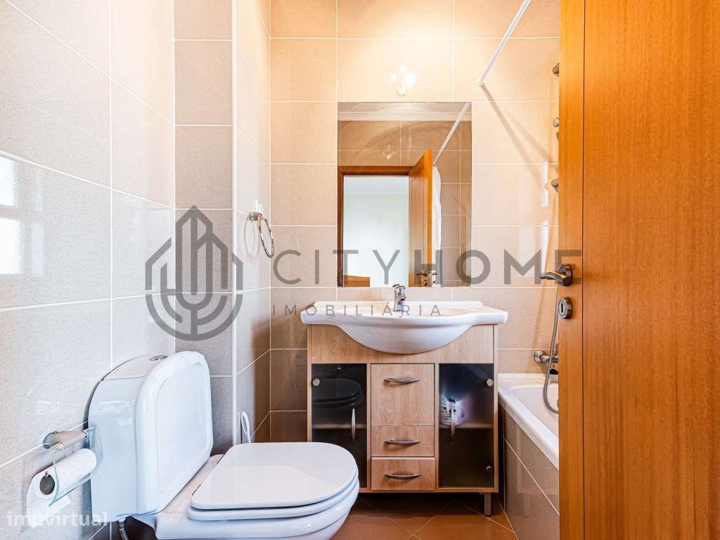 Apartamento T2 com garagem e vista mar a 400m da praia-17