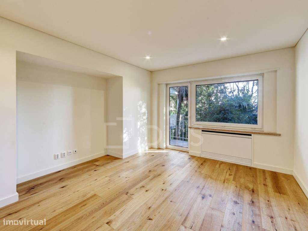 Moradia T8 renovada com vistas panorâmicas e jardim, em Cascais - Grande imagem: 4/60