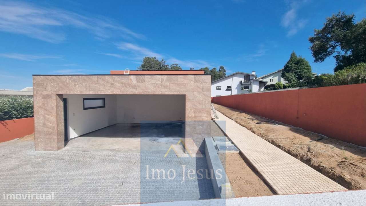 Moradia Terrea T3+1 em Vila Nova de Gaia-4